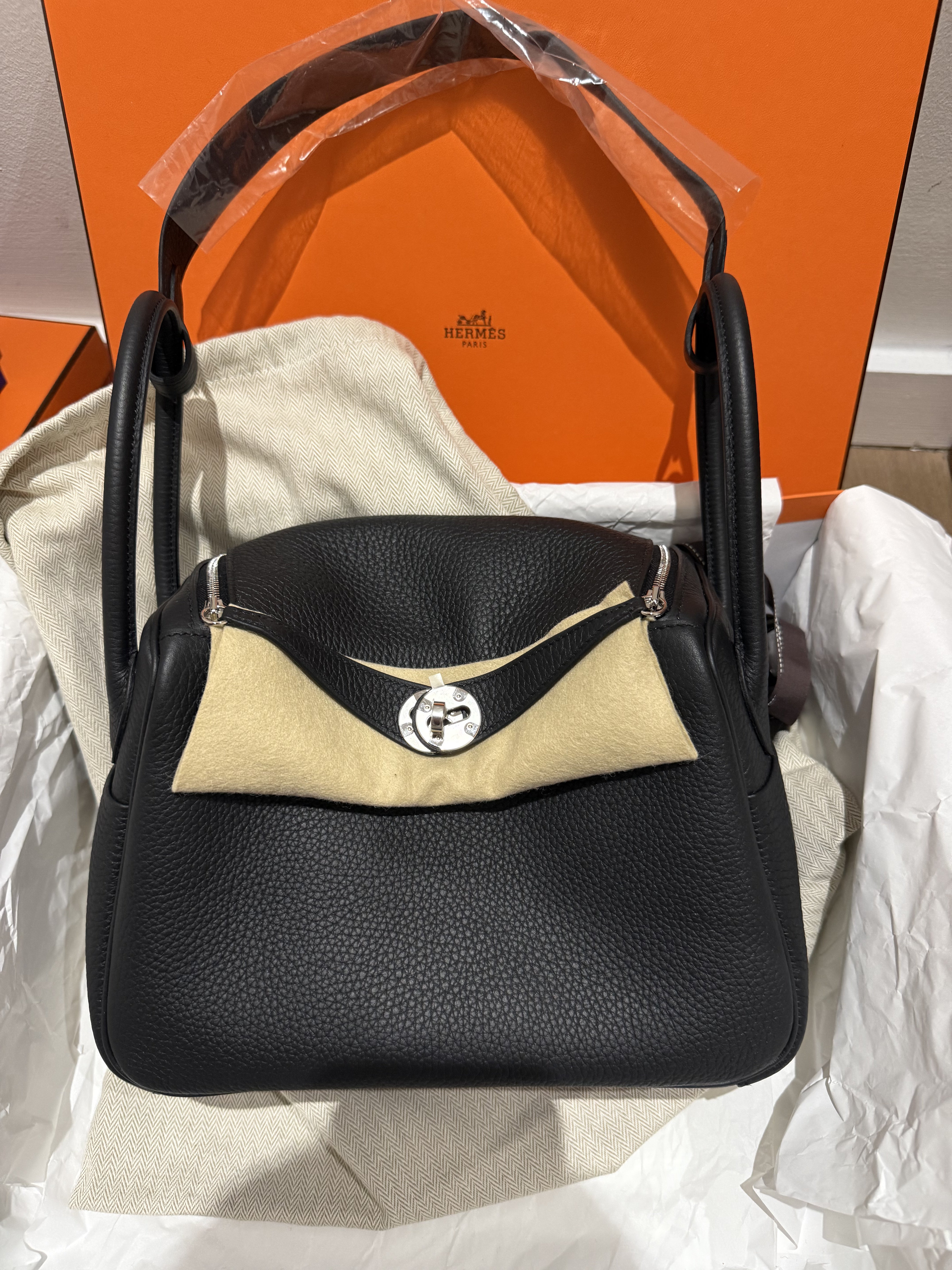 Hermes Lindy 26 Black